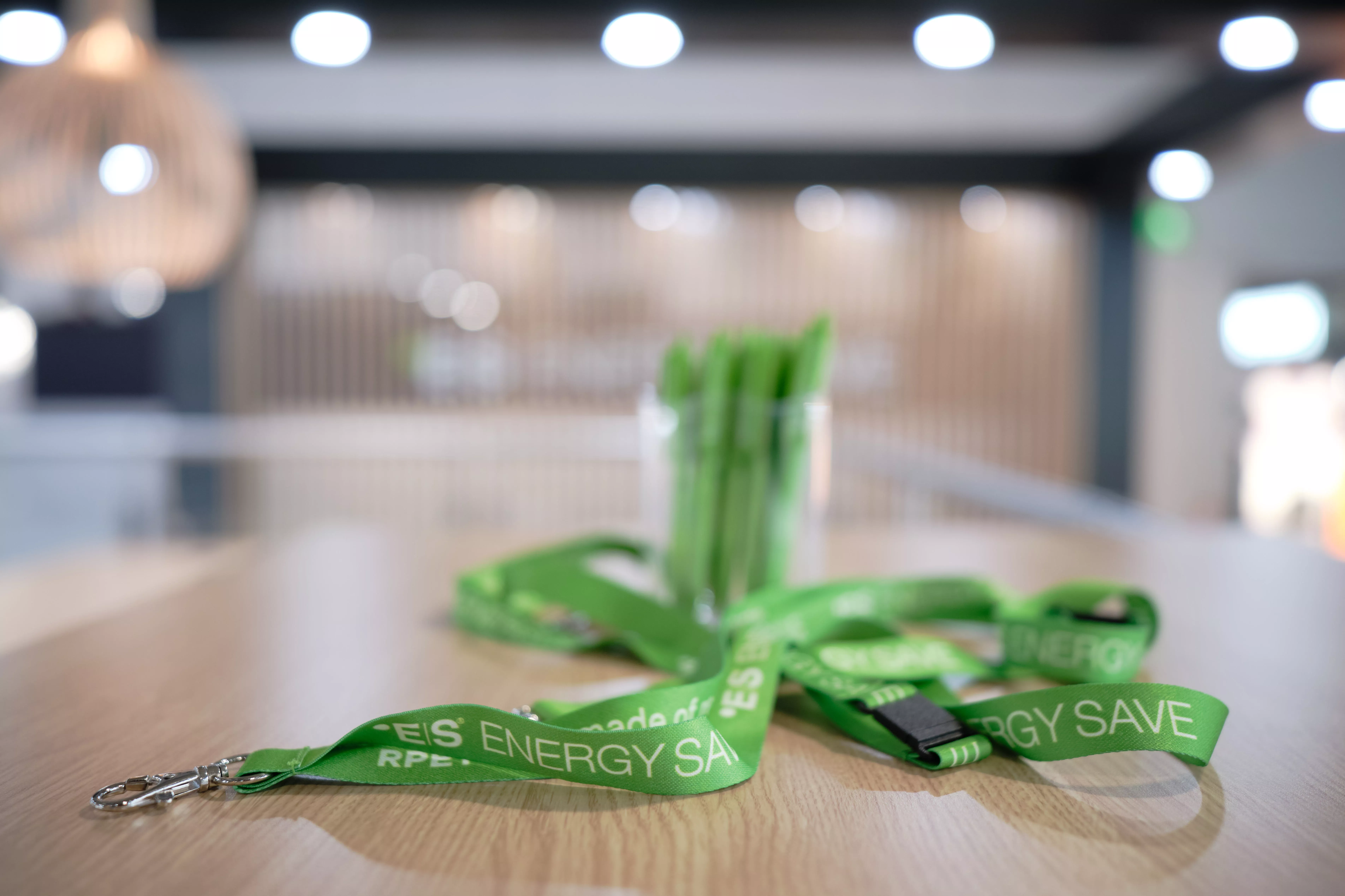 TRX Profilering + ES Energy Save - Profilprodukter, Profilkläder, Mässmaterial, Arbetskläder, Trycksaker, Företagsgåvor, Julklappar, Sommarpresenter